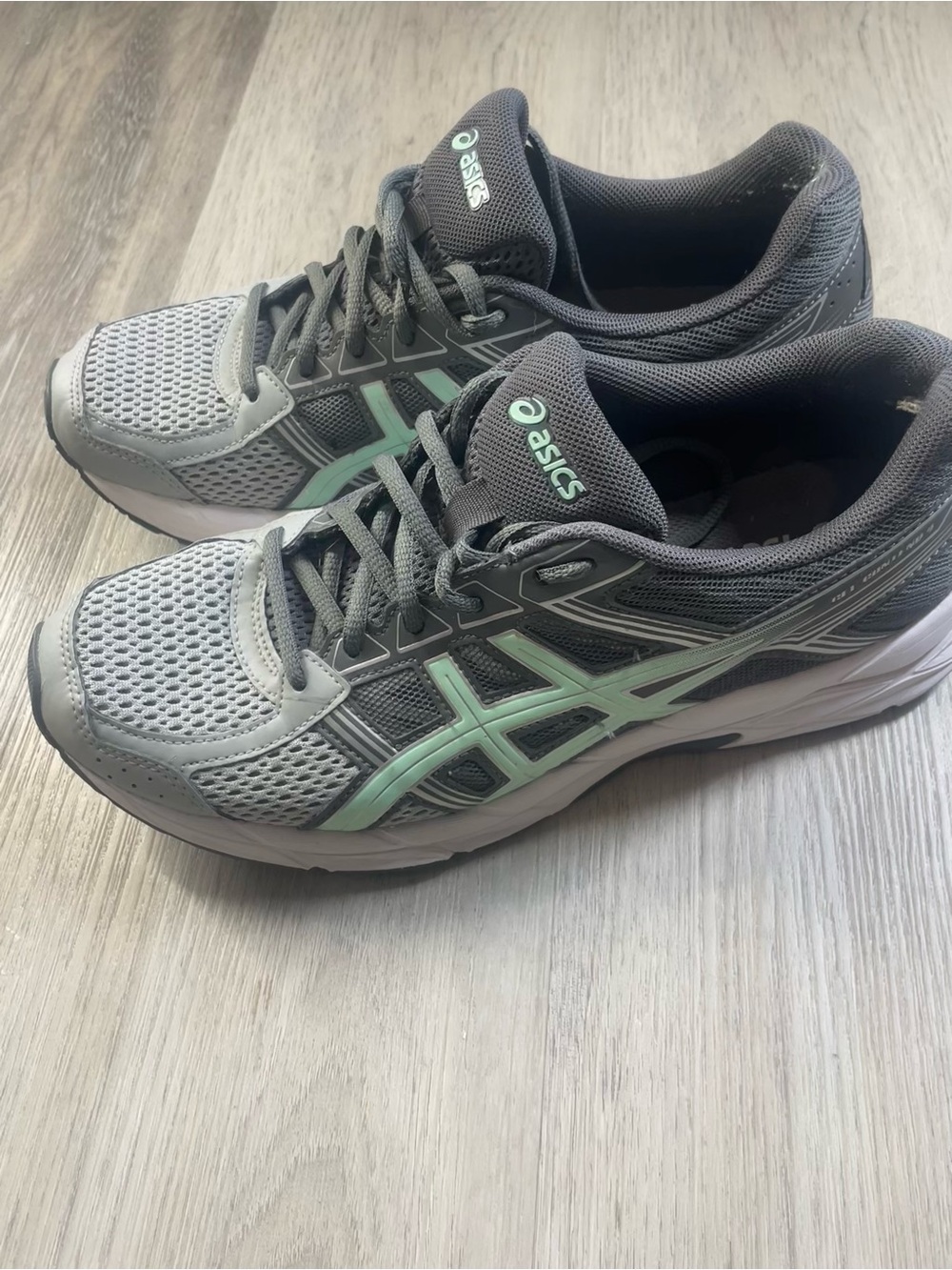 ASICS Grey Running trainers with Mint Logo Accents - Picture 3 of 6